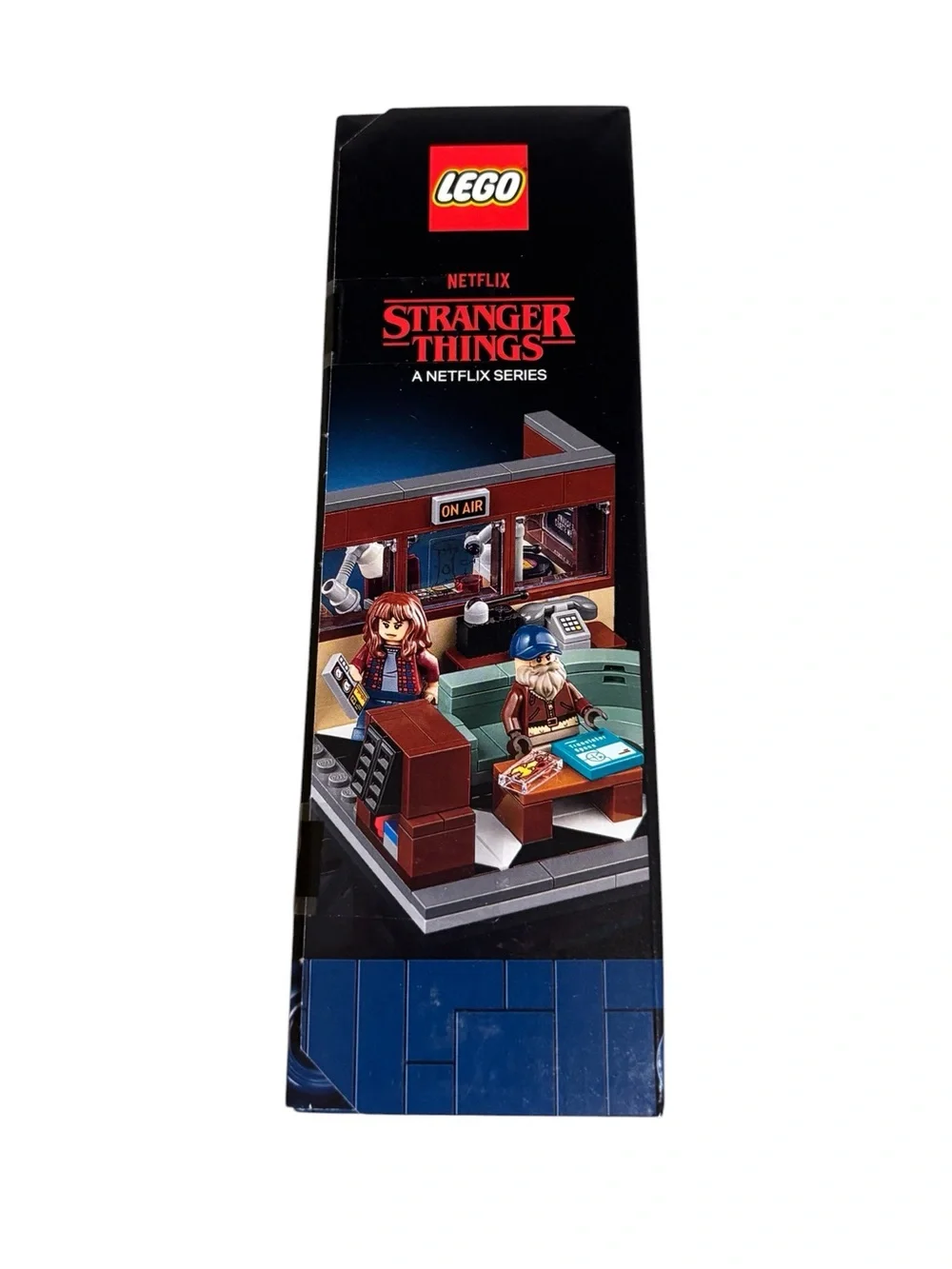 Lego Icons Stranger Things WSQK “The Squawk” Radio Station Set (#40891)